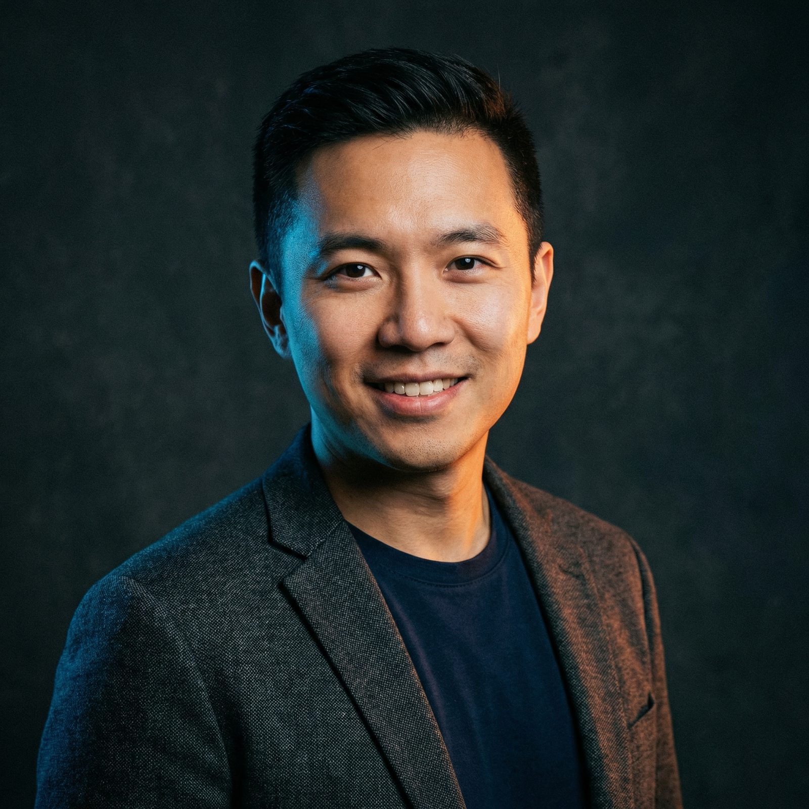 吞精影视传媒资深制片人王浩然